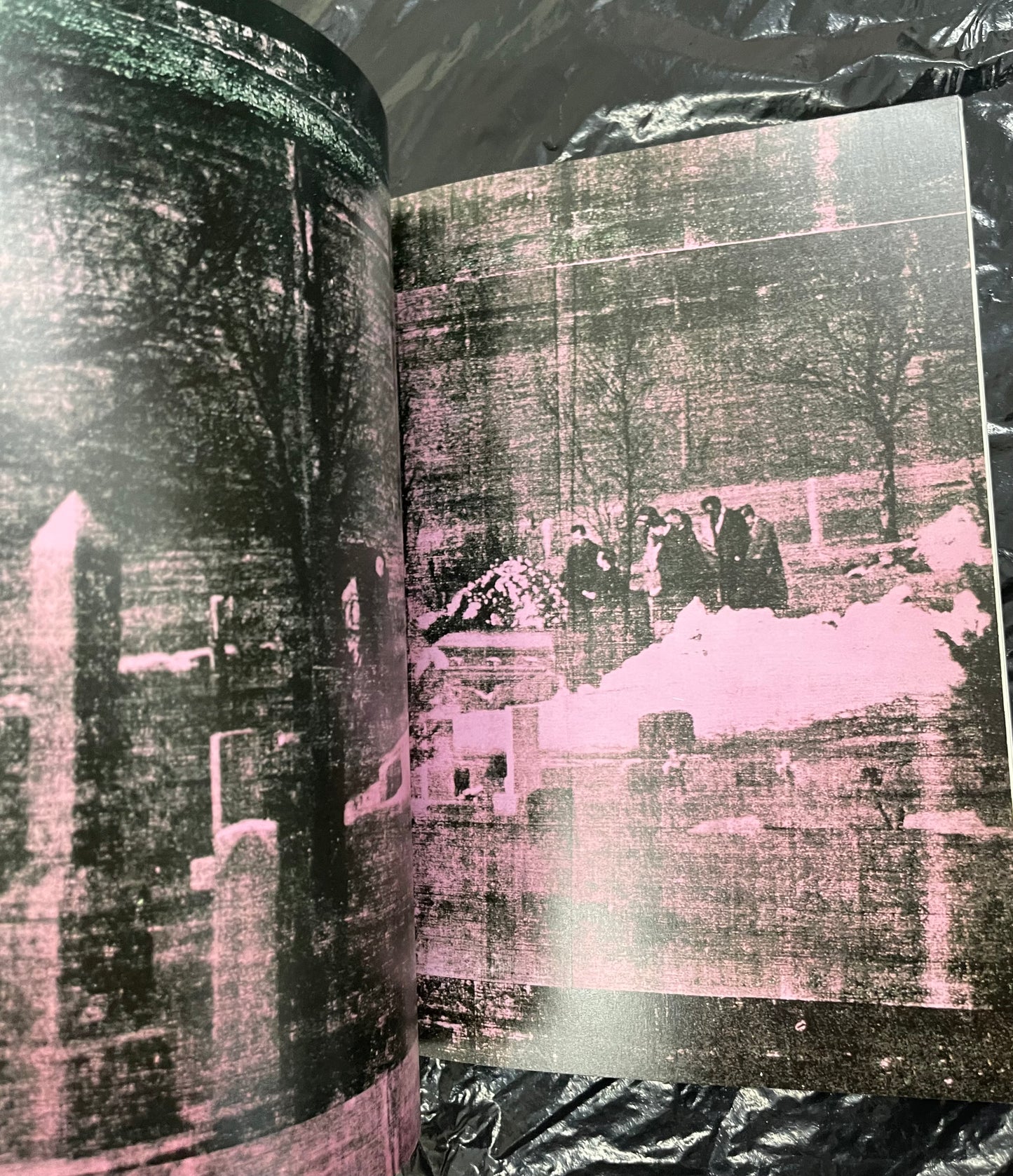 WARHOL, Andy
Andy Warhol: Death and Disasters. 1st Ed.
Houston: Menil Collection, 1988.