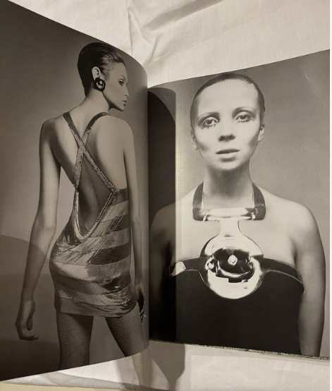 Avedon Photographs 1947-1977 – Richard Avedon – Signed – Beautiful Large Hard Cover